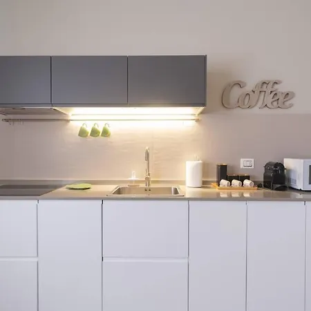 Rent Casa Almika De Miccolis Μπάρι